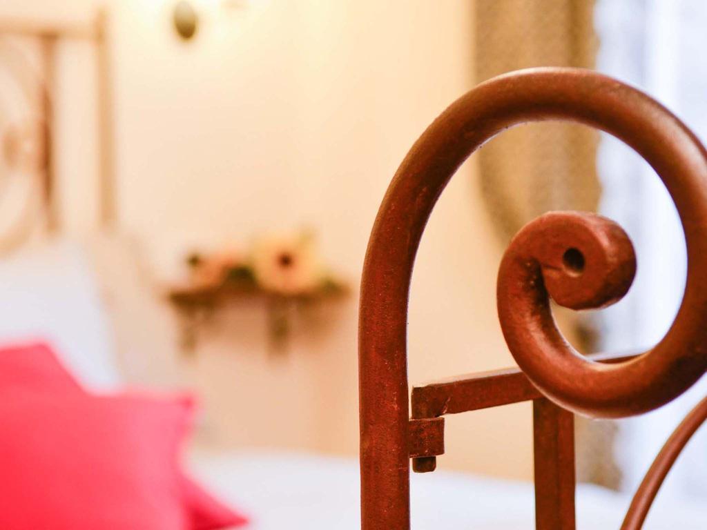 B&B Vicolo Della Scala Cortona Bagian luar foto