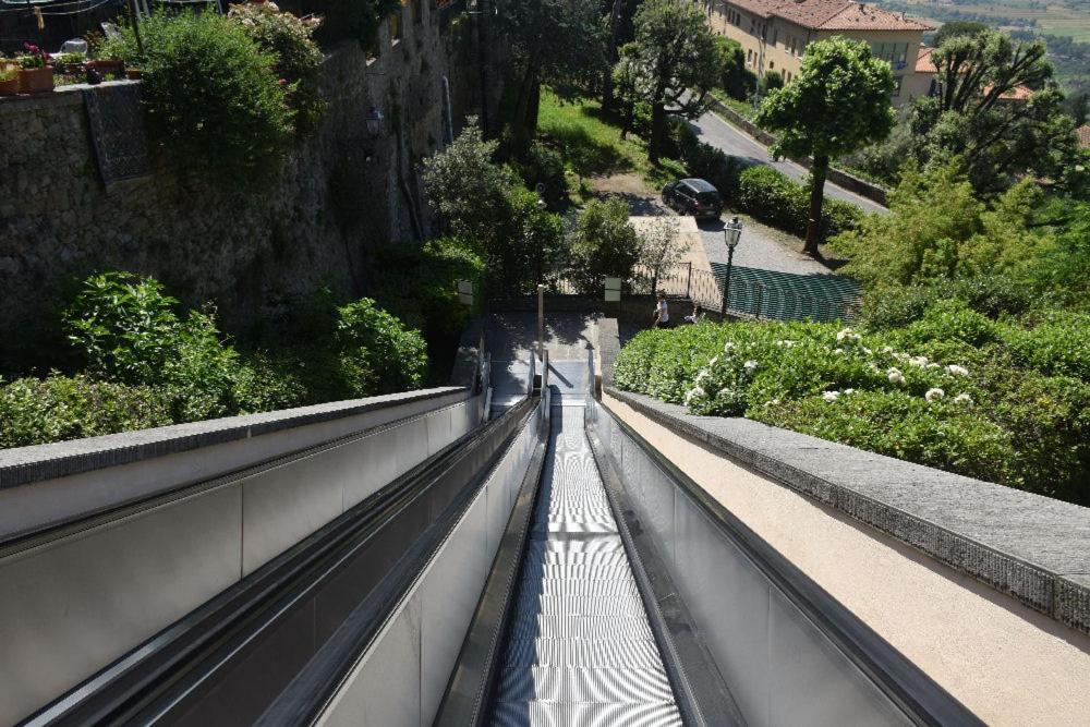 B&B Vicolo Della Scala Cortona Bagian luar foto